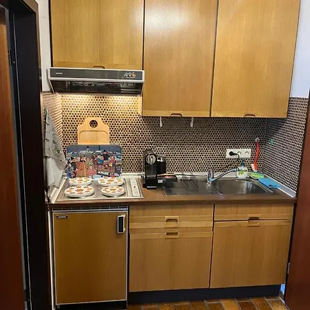 Cozy Condo, In And Out *